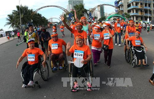 Plus de 5.000 coureurs au 5e marathon international de Da Nang ảnh 2