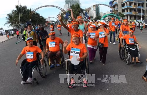 Plus de 5.000 coureurs au 5e marathon international de Da Nang ảnh 2 Plus de 5.000 coureurs au 5e marathon international de Da Nang ảnh 2