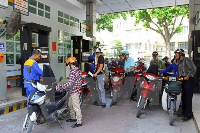 Le prix de l’essence baisse de près 1.000 dôngs le litre ảnh 1 Le prix de l’essence baisse de près 1.000 dôngs le litre ảnh 1