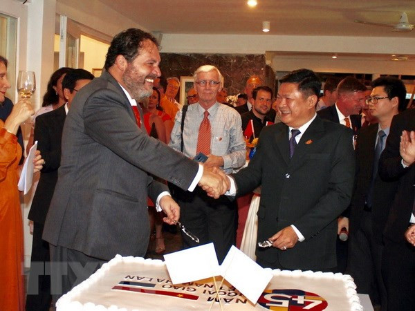 Célébration les 45 ans des relations diplomatiques Vietnam-Pays-Bas ảnh 1 Célébration les 45 ans des relations diplomatiques Vietnam-Pays-Bas ảnh 1