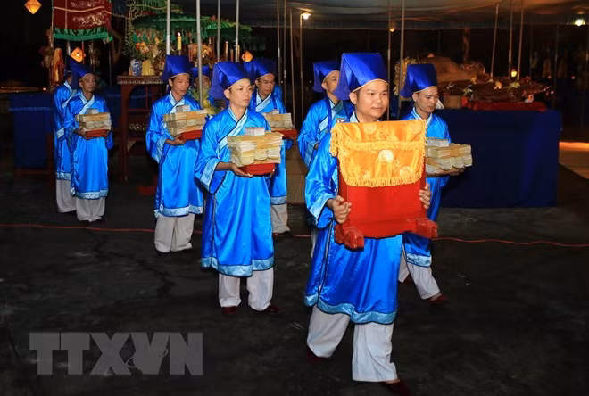 La 10ème édition du festival de Hue débute avec de diverses activités ảnh 2