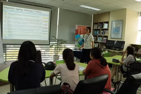 Rendez-vous de recruteurs dans le domaine des technologies ảnh 1