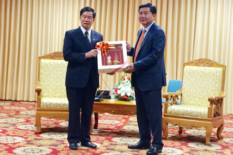 Promotion de la coopération entre Hô Chi Minh-Ville et Vientiane ảnh 1 Promotion de la coopération entre Hô Chi Minh-Ville et Vientiane ảnh 1