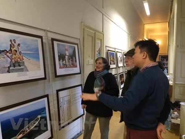 Colloque sur le Vietnam en République tchèque ảnh 2 Colloque sur le Vietnam en République tchèque ảnh 2