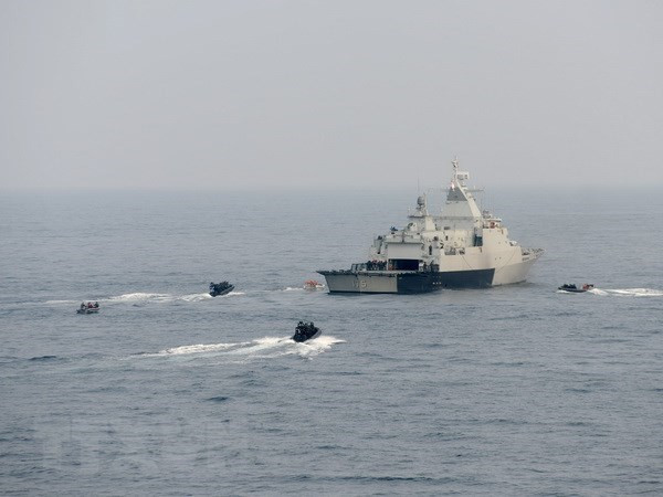 Des travaux de recherche sur la mer Orientale récompensés à Hanoi ảnh 1 Des travaux de recherche sur la mer Orientale récompensés à Hanoi ảnh 1