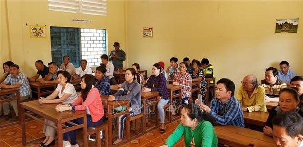 Cours d’aide pour les Cambodgiens d'origine vietnamienne dans leur intégration à la société locale ảnh 1 Cours d’aide pour les Cambodgiens d'origine vietnamienne dans leur intégration à la société locale ảnh 1