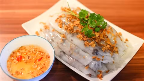 Le bánh cuôn nóng, une gourmandise de l’hiver ảnh 1