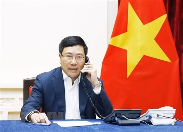 Pham Binh Minh s'entretient par téléphone avec la ministre sud-coréenne des AE ảnh 1 Pham Binh Minh s'entretient par téléphone avec la ministre sud-coréenne des AE ảnh 1