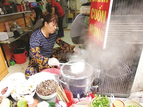 Le bánh cuôn nóng, une gourmandise de l’hiver ảnh 2 Le bánh cuôn nóng, une gourmandise de l’hiver ảnh 2
