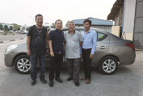 Un Viêt kiêu se mouille pour les conducteurs handicapés au Vietnam ảnh 1 Un Viêt kiêu se mouille pour les conducteurs handicapés au Vietnam ảnh 1