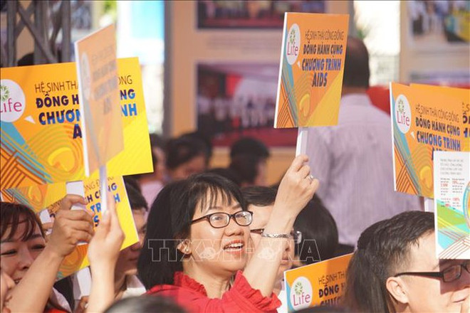 Le Vietnam fait écho à la Journée mondiale de lutte contre le sida ảnh 2 Le Vietnam fait écho à la Journée mondiale de lutte contre le sida ảnh 2