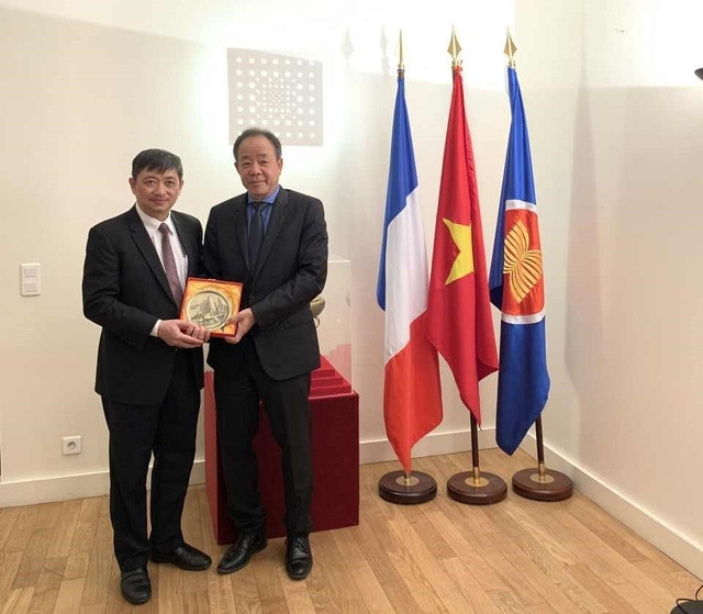 Promotion du tourisme du Centre du Vietnam en Europe ảnh 1 Promotion du tourisme du Centre du Vietnam en Europe ảnh 1