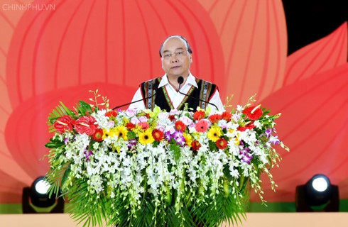 Le PM Nguyen Xuan Phuc au Festival de la culture des gongs du Tây Nguyên 2018 ảnh 1 Le PM Nguyen Xuan Phuc au Festival de la culture des gongs du Tây Nguyên 2018 ảnh 1