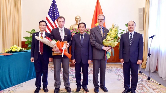 Deux dirigeants de l’USAID au Vietnam à l'honneur ảnh 1