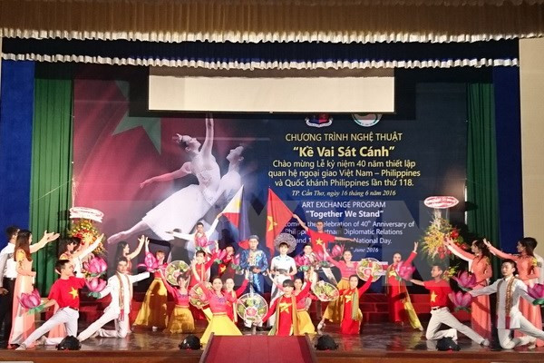 Célébration des 40 ans des relations Vietnam-Philippines ảnh 1 Célébration des 40 ans des relations Vietnam-Philippines ảnh 1
