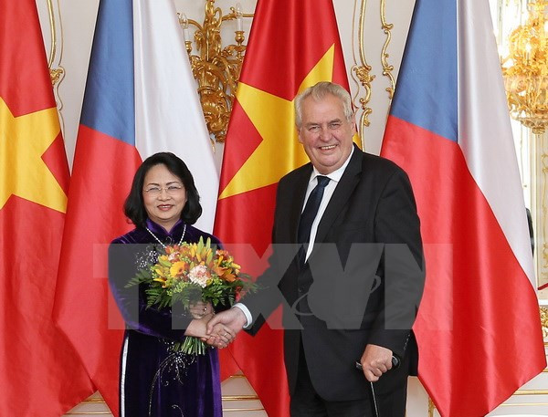 La vice-présidente du Vietnam rencontre des dirigeants tchèques ảnh 1 La vice-présidente du Vietnam rencontre des dirigeants tchèques ảnh 1