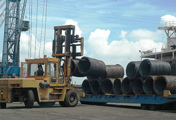 Montée en flèche des importations nationales d’acier en 5 mois ảnh 1