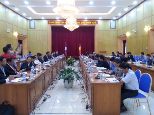 Colloque des ministères vietnamien et laotien du Plan et de l’Investissement ảnh 1 Colloque des ministères vietnamien et laotien du Plan et de l’Investissement ảnh 1