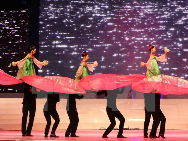 Spectacle de marionnettes pour célébrer les 40 ans de relations diplomatiques Vietnam-Thaïlande ảnh 1 Spectacle de marionnettes pour célébrer les 40 ans de relations diplomatiques Vietnam-Thaïlande ảnh 1