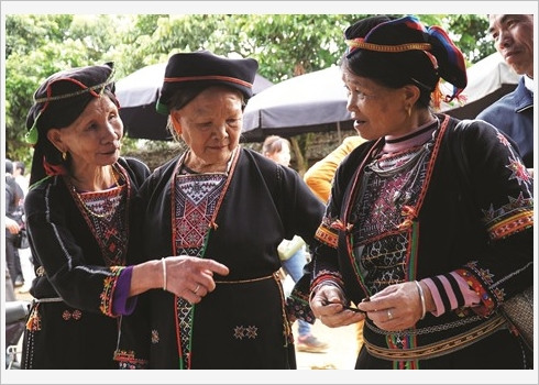 Hàm Yên préserve et valorise le tissage de brocart ảnh 2 Hàm Yên préserve et valorise le tissage de brocart ảnh 2