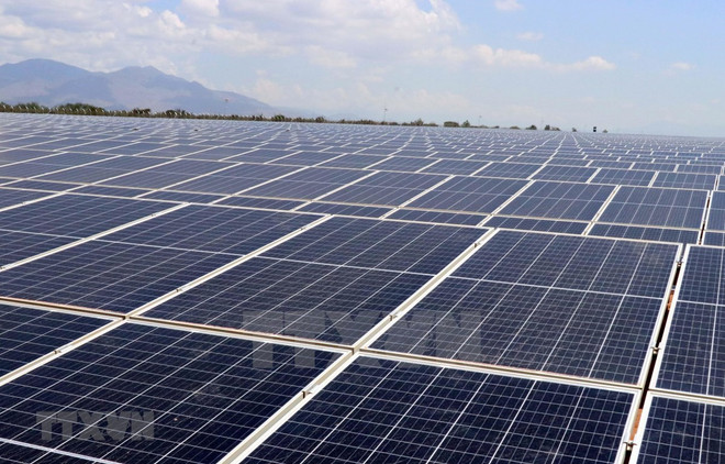 Une entreprise vietnamienne participe au développement de l'énergie solaire au Laos ảnh 1