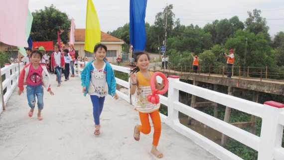 Viêt Kiêu : Collecte de fonds pour la construction de ponts dans les zones rurales ảnh 1 Viêt Kiêu : Collecte de fonds pour la construction de ponts dans les zones rurales ảnh 1