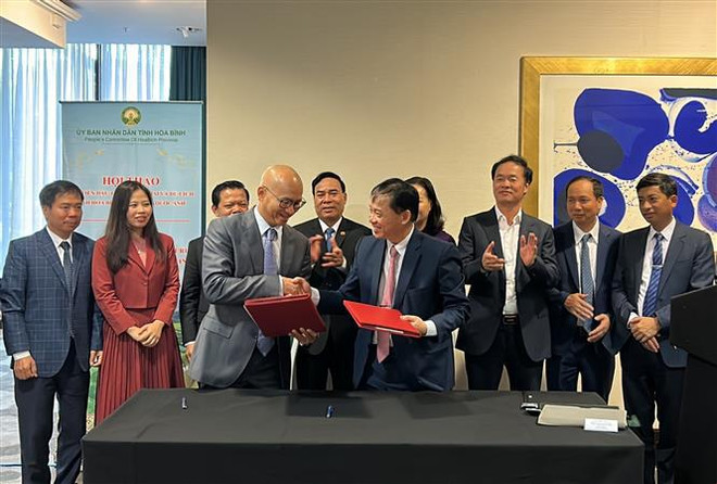 La province de Hoa Binh déroule le tapis rouge aux investisseurs britanniques ảnh 1