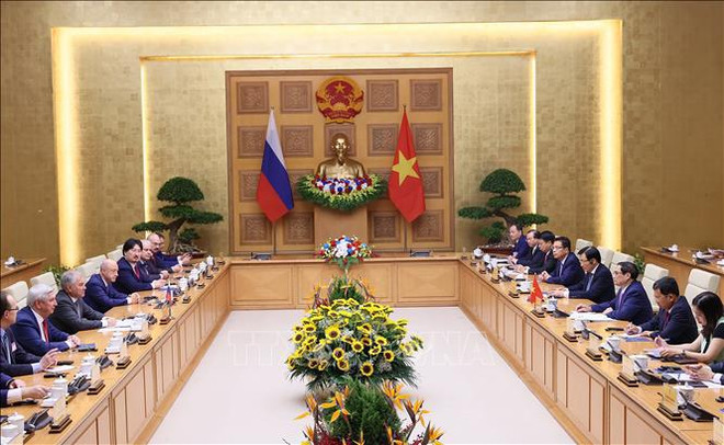 Le Premier ministre Pham Minh Chinh rencontre le président de la Douma d'État russe ảnh 1