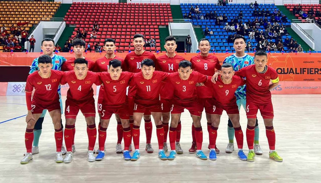 Le Vietnam qualifié pour la finale du Championnat d'Asie de futsal de 2024 après les 3 victoires ảnh 1