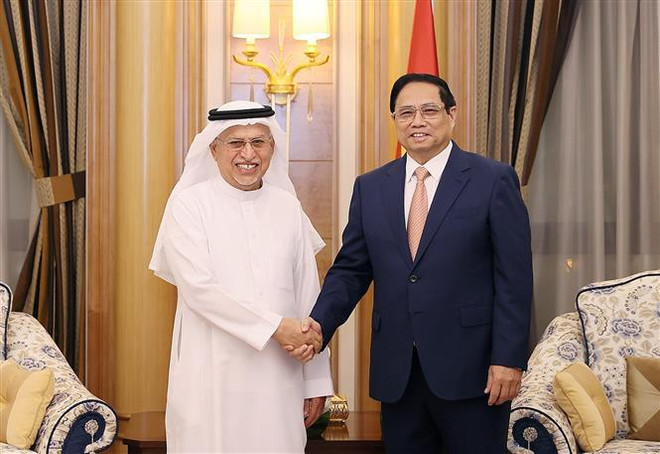 Le PM Pham Minh Chinh rencontre des représentants de grandes entreprises d’Arabe Saoudite et du Golfe ảnh 2