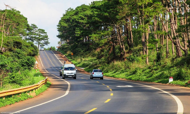 Approbation d’un projet sur la construction de deux tronçons de la route Ho Chi Minh ảnh 1 Approbation d’un projet sur la construction de deux tronçons de la route Ho Chi Minh ảnh 1