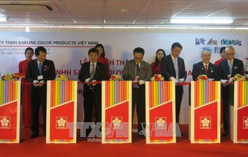 Inauguration d'une usine de stylos du groupe japonais Sakura à Binh Duong ảnh 1