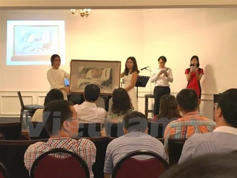 L’association Dong Hanh à Singapour octroie 32 bourses d’étude à des étudiants vietnamiens ảnh 1 L’association Dong Hanh à Singapour octroie 32 bourses d’étude à des étudiants vietnamiens ảnh 1
