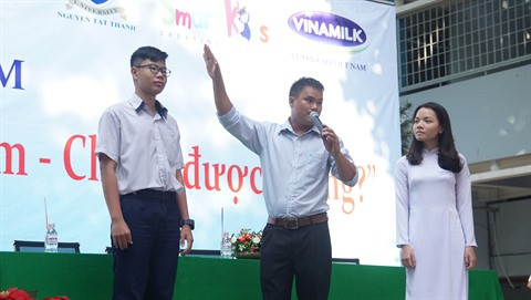 Hô Chi Minh-Ville : plus de 2000 élèves à un débat sur la non-violence ảnh 2 Hô Chi Minh-Ville : plus de 2000 élèves à un débat sur la non-violence ảnh 2