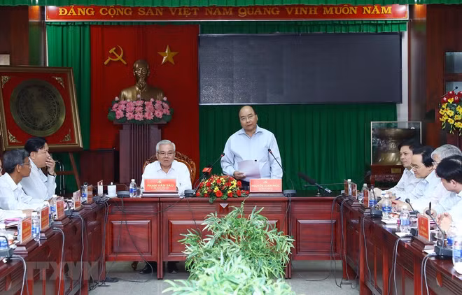 Le Premier ministre Nguyên Xuân Phuc à Soc Trang ảnh 1