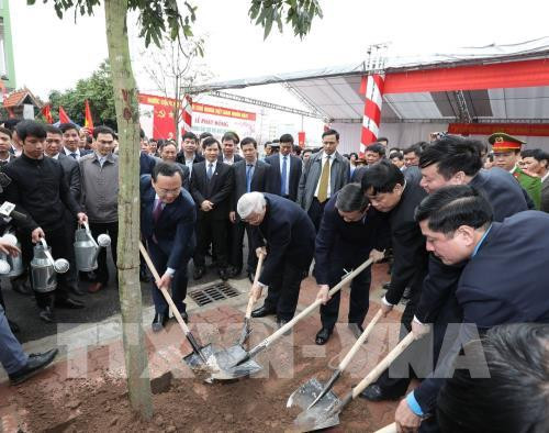Le secrétaire général du PCV adresse ses vœux du Têt à Hung Yen ảnh 2 Le secrétaire général du PCV adresse ses vœux du Têt à Hung Yen ảnh 2