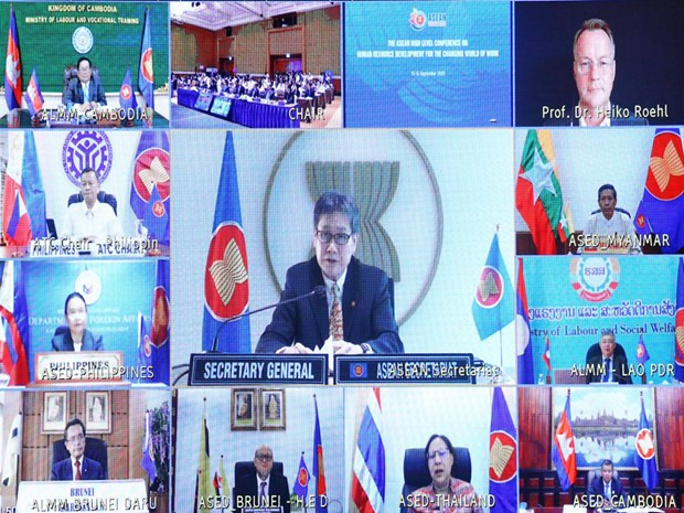 L'ASEAN souligne l'importance du développement des ressources humaines ảnh 3  L'ASEAN souligne l'importance du développement des ressources humaines ảnh 3