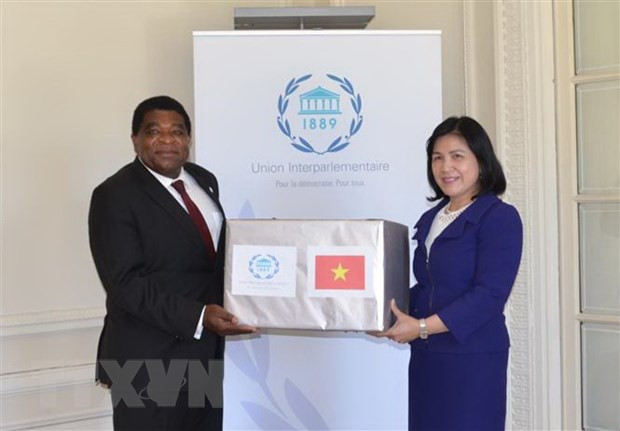Le Vietnam offre des masques médicaux au secrétariat de l'UIP et à la ville de New York ảnh 1 Le Vietnam offre des masques médicaux au secrétariat de l'UIP et à la ville de New York ảnh 1
