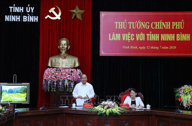 Le Premier ministre Nguyen Xuan Phuc se rend à Ninh Binh ảnh 1
