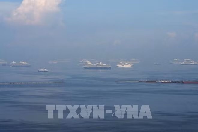 Au moins 12 disparus dans une collision au large des Philippines ảnh 1
