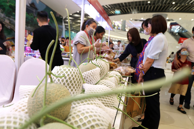 Promotion des produits agricoles dans le réseau de supermarchés AEON ảnh 5