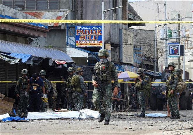 Philippines : un double attentat fait au moins 14 morts et 75 blessés ảnh 1 Philippines : un double attentat fait au moins 14 morts et 75 blessés ảnh 1