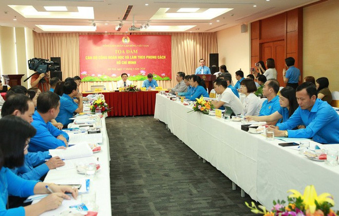 La Confédération générale du travail du Vietnam suit l’exemple moral du président Hô Chi Minh ảnh 1 La Confédération générale du travail du Vietnam suit l’exemple moral du président Hô Chi Minh ảnh 1