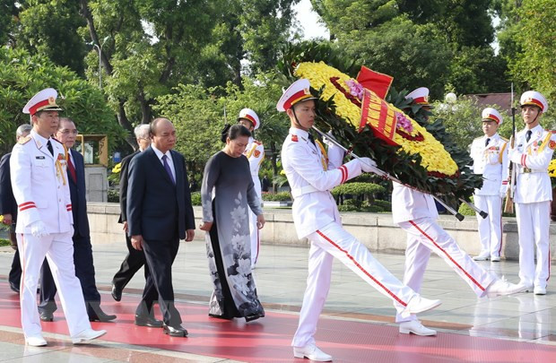 Le 27 juillet : les dirigeants du Parti et de l’Etat rendent hommage aux Morts pour la Patrie ảnh 1 Le 27 juillet : les dirigeants du Parti et de l’Etat rendent hommage aux Morts pour la Patrie ảnh 1