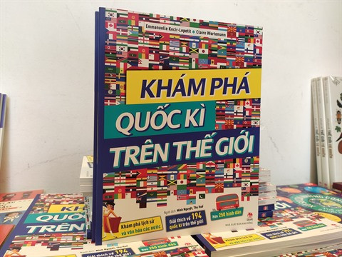 Traduction : Le Grand livre des drapeaux en vietnamien ảnh 1