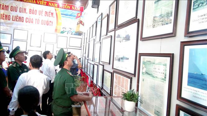 Exposition sur les archipels de Hoàng Sa et Truong Sa à Quang Tri ảnh 2