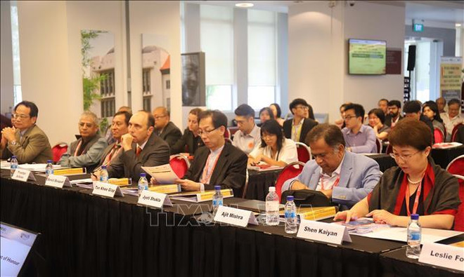 Des experts aséaniens discutent de la compétitivité économique et de la productivité de travail ảnh 2 Des experts aséaniens discutent de la compétitivité économique et de la productivité de travail ảnh 2