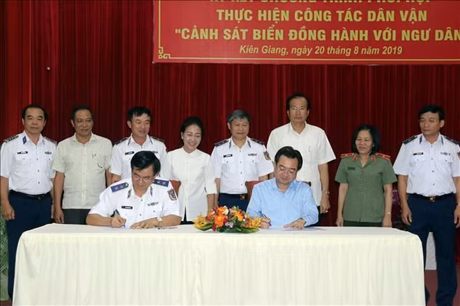 Des activités s'orientant vers la mer et les îles vietnamiennes ảnh 2