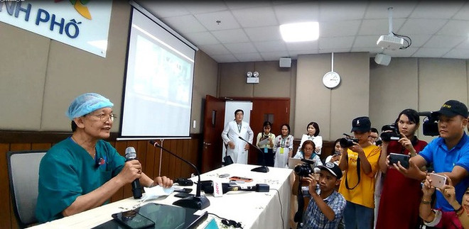 L’opération de séparation de soeurs siamoises : fierté de la médecine vietnamienne ảnh 2