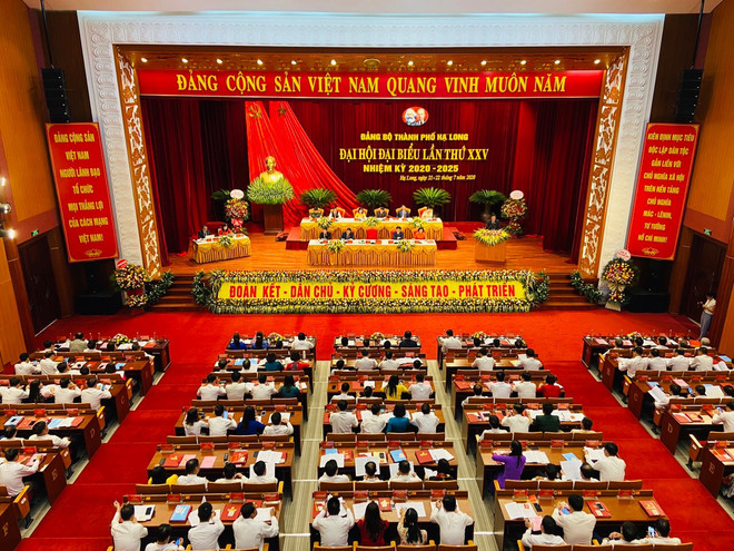 Faire d'Ha Long un centre touristique de classe mondiale ảnh 1 Faire d'Ha Long un centre touristique de classe mondiale ảnh 1